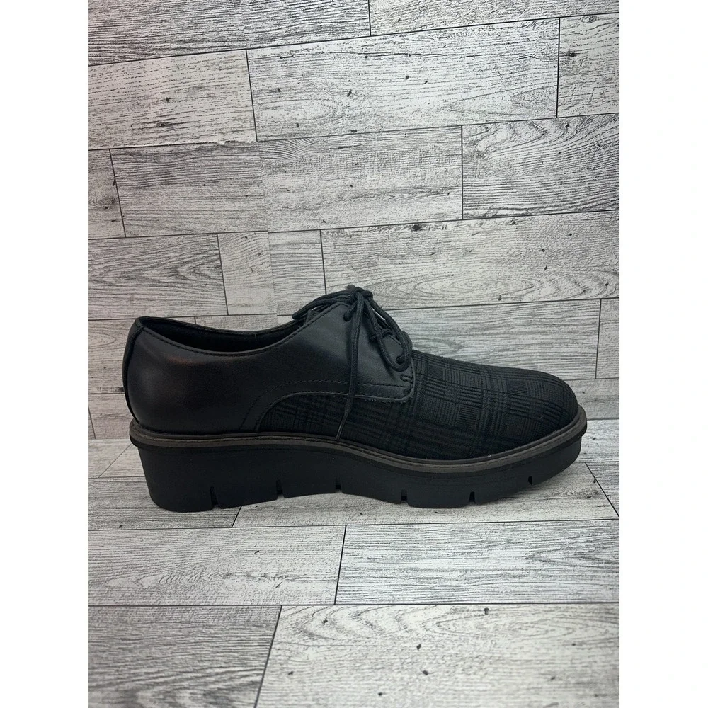 Clarks airabell tye